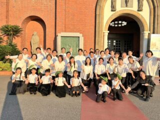 昨日は #ながさきピース文化祭 に招待いただき、浦上天主堂にて演奏いたしました🙌
貴重な経験をありがとうございました🙇

これからもこどもたちに笑顔で過ごしてもらうために、私たちは平和を祈り、歌い続けます☺️🎶

#国民文化祭
#大分市民合唱団
#ウイステリア・コール
#合唱 #大分市 #団員募集中